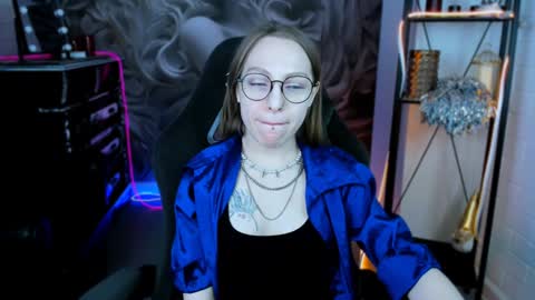 APHEX QUEEN online show from January 24, 12:20 pm