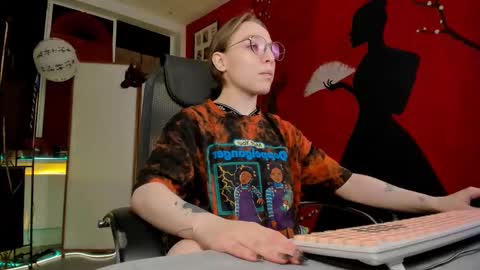 APHEX QUEEN online show from February 18, 3:21 pm