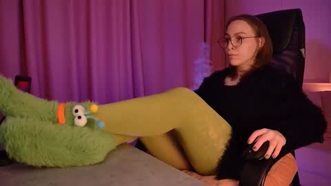 Snapshot of aphexqueen chatting on December 16, 9:25 am APHEX QUEEN online show from December 16, 9:25 am