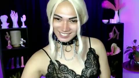 Snapshot of aphr0dite_x chatting on February 15, 9:26 pm Roman Goddess online show from February 15, 9:26 pm