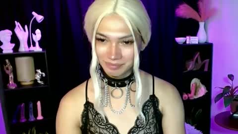 Snapshot of aphr0dite_x chatting on February 16, 5:48 pm Roman Goddess online show from February 16, 5:48 pm