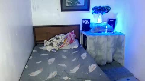 Snapshot of aphr0dite_x chatting on October 29, 8:49 am Roman Goddess online show from October 29, 8:49 am