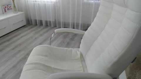 Snapshot of aphrodite83 chatting on October 4, 10:13 am Aphrodite online show from October 4, 10:13 am