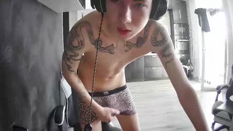 Snapshot of aplant_ chatting on September 11, 11:10 am aplant_ online show from September 11, 11:10 am