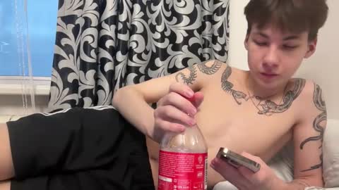 Snapshot of aplant_ chatting on October 11, 2:37 pm aplant_ online show from October 11, 2:37 pm