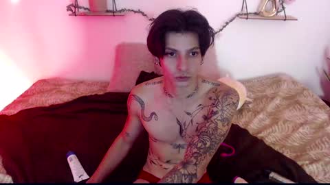 Snapshot of apolo01_ chatting on January 6, 4:02 pm Apolo online show from January 6, 4:02 pm