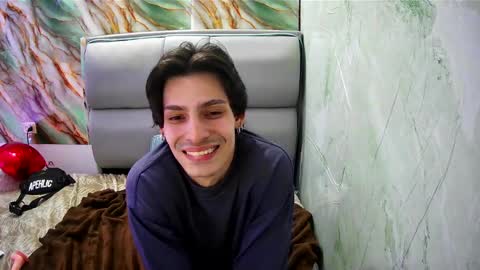 Snapshot of apolo01_ chatting on February 12, 8:50 pm Apolo online show from February 12, 8:50 pm