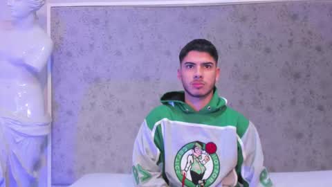 Snapshot of apolo_grayy chatting on February 8, 4:16 am Apolo Grayy online show from February 8, 4:16 am