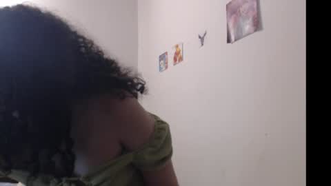 Snapshot of apolosbitch chatting on December 1, 11:47 pm Nix online show from December 1, 11:47 pm