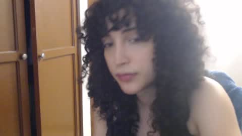 Snapshot of apolosbitch chatting on March 4, 9:54 pm Nix online show from March 4, 9:54 pm