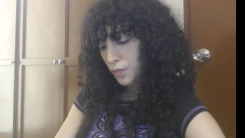 Snapshot of apolosbitch chatting on October 4, 3:32 pm Nix online show from October 4, 3:32 pm