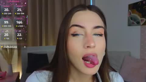 Vicki online show from November 23, 9:09 am