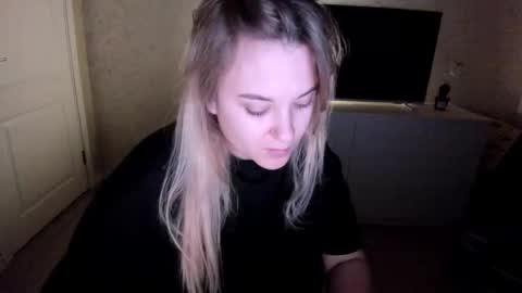 appleyummybuns online show from November 17, 7:30 pm