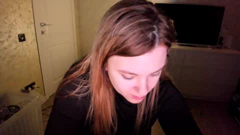 appleyummybuns online show from December 4, 5:39 am