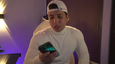 Snapshot of appolo_allen chatting on March 2, 1:47 am insta appolo master online show from March 2, 1:47 am