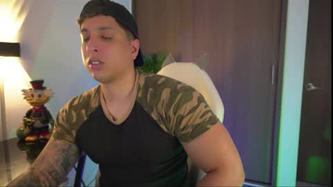 Snapshot of appolo_allen chatting on October 26, 5:46 am insta appolo master online show from October 26, 5:46 am