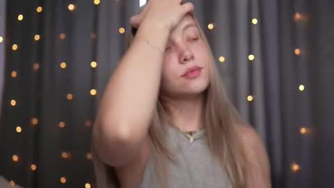  REYNA  my friend   online show from September 28, 9:14 am