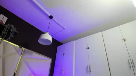 April online show from October 29, 11:01 am