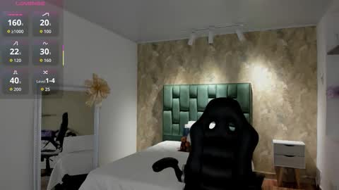 Snapshot of april_dumont chatting on November 19, 12:05 pm April online show from November 19, 12:05 pm