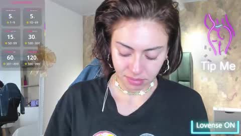 Snapshot of april_dumont chatting on November 20, 1:44 pm April online show from November 20, 1:44 pm