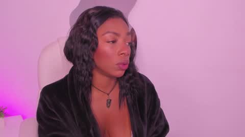 Snapshot of april_ebony18_ chatting on January 10, 10:39 am April online show from January 10, 10:39 am