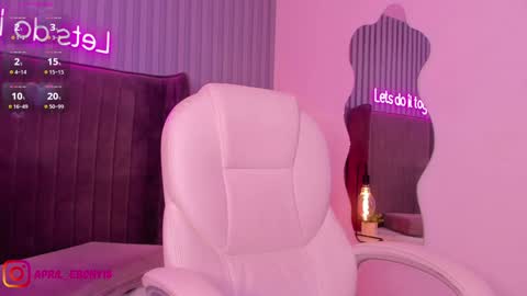 Snapshot of april_ebony18_ chatting on January 21, 1:43 pm April online show from January 21, 1:43 pm