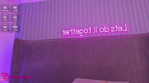 Snapshot of april_ebony18_ chatting on January 24, 1:47 pm April online show from January 24, 1:47 pm