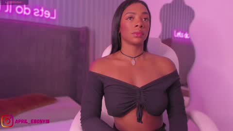Snapshot of april_ebony18_ chatting on January 25, 10:40 am April online show from January 25, 10:40 am