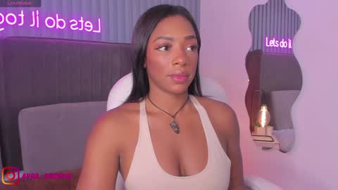 Snapshot of april_ebony18_ chatting on February 5, 10:41 am April online show from February 5, 10:41 am