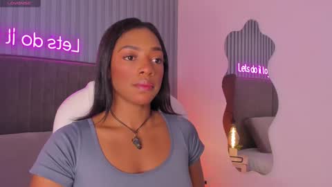 Snapshot of april_ebony18_ chatting on February 11, 10:37 am April online show from February 11, 10:37 am