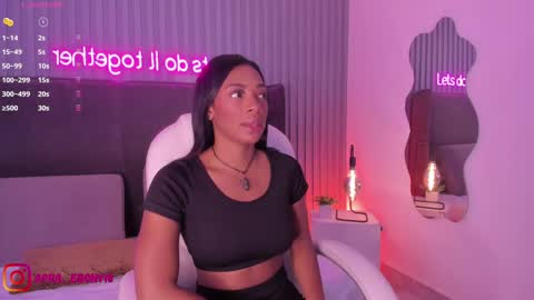 Snapshot of april_ebony18_ chatting on February 18, 10:16 am April online show from February 18, 10:16 am