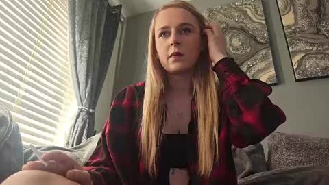 Snapshot of april_flix chatting on February 25, 12:34 pm April Flix online show from February 25, 12:34 pm