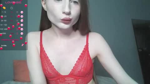 Snapshot of april_kampf_ chatting on December 6, 6:50 pm April online show from December 6, 6:50 pm