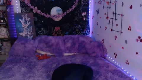 Snapshot of april_l6 chatting on March 4, 5:45 pm april_l6 online show from March 4, 5:45 pm