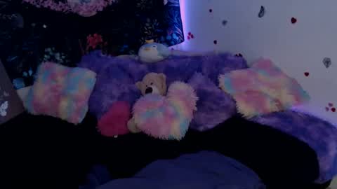 Snapshot of april_l6 chatting on October 31, 10:33 pm april_l6 online show from October 31, 10:33 pm