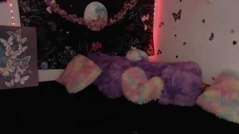 Snapshot of april_l6 chatting on November 23, 9:47 pm april_l6 online show from November 23, 9:47 pm