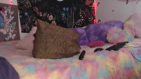 april_l6 online show from April 16, 11:18 pm