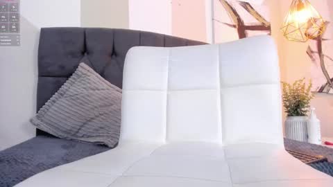 Cris online show from March 3, 3:53 pm