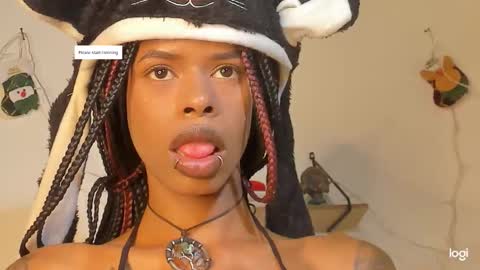 aprillebony319262 online show from December 18, 8:15 pm