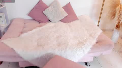 aprilroses11 online show from February 1, 4:49 pm