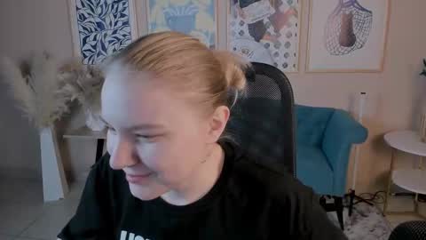 Snapshot of aprilserenity chatting on November 8, 2:56 am April. All year round. online show from November 8, 2:56 am