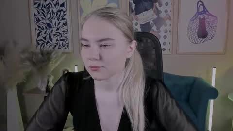 Snapshot of aprilserenity chatting on November 22, 2:10 am April. All year round. online show from November 22, 2:10 am