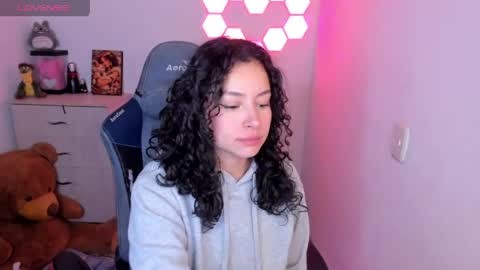 aqua emilly online show from April 20, 11:28 pm