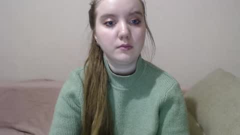 Josefin online show from December 15, 2:59 pm