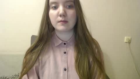 Josefin online show from February 19, 12:00 pm