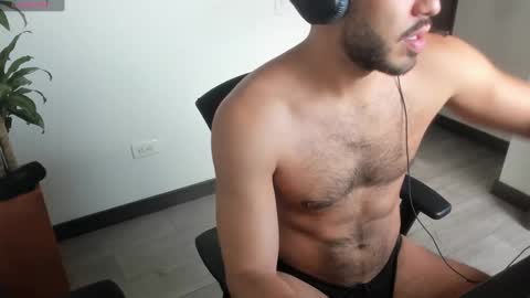 Snapshot of aquiles0224 chatting on December 3, 12:38 pm T. online show from December 3, 12:38 pm