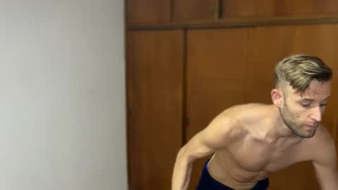 Aquilesmade online show from December 18, 2:38 pm