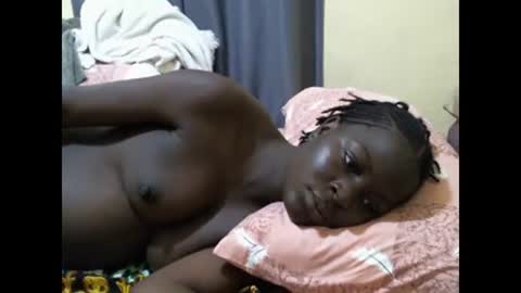 Snapshot of ara_bellah chatting on December 25, 9:45 am ara bellah online show from December 25, 9:45 am