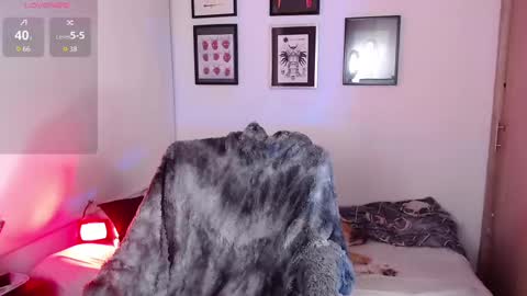 Snapshot of arabella_stone chatting on October 16, 2:12 am Arabella online show from October 16, 2:12 am