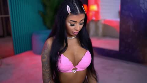 arabellaposh online show from November 9, 6:01 am